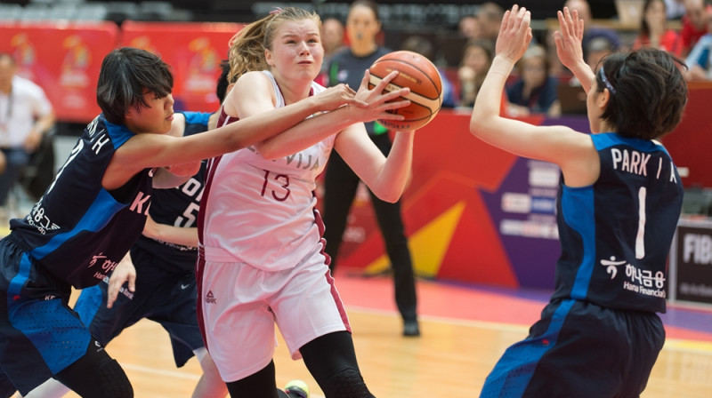 Sabīne Lipe: 26+11+8 un Latvijas uzvara spēlē ar Korejas komandu.
Foto: FIBA.com
