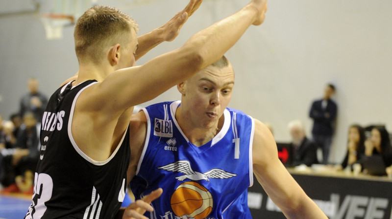 Iļja Gromovs LBL spēlē pret "VEF Rīga"
Foto: Romāns Kokšarovs, f64