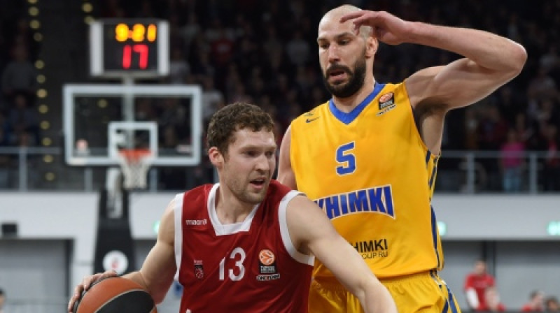 Jānis Strēlnieks pret Džeimsu Ogastinu
Foto: AFP/Scanpix