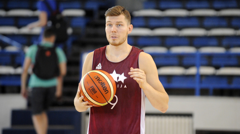 Dairis Bertāns 
Foto: Romāns Kokšarovs, Sporta Avīze, f64