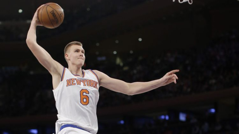 Kristaps Porziņģis ieguvis vislielāko atbalstu.līdzjutēju aptaujā par basketbola Gada balvai nominētajiem kandidātiem. 
Foto: AP/Scanpix
