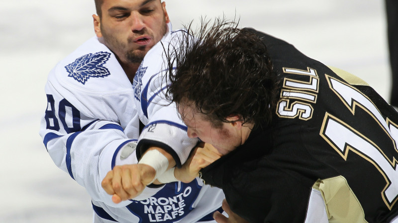 Maiks Lambass pēdējo trīs AHL sezonu laikā ir kāvies 63 reizes.
Foto: AFP/Scanpix