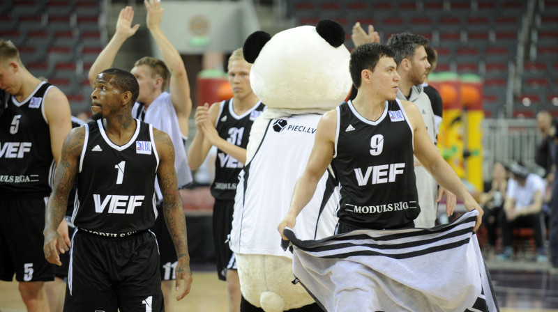 Rīgas VEF
Foto: Romāns Kokšarovs, f64