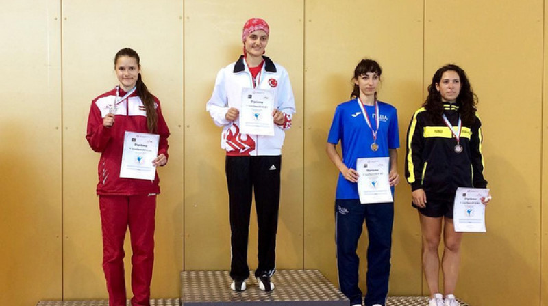Inese Tarvida uz pjedestāla 
Foto: Luksemburgas "Open"
