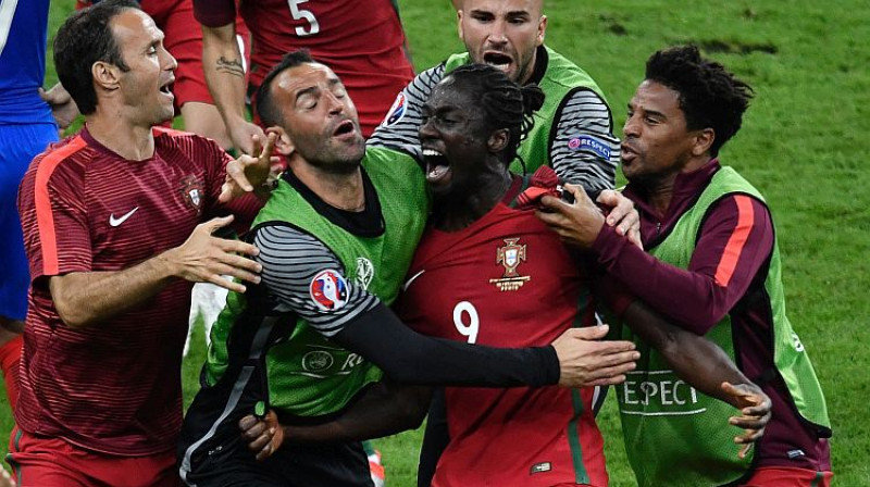 Portugāles uzvaras vārtu autors Eders (priekšplānā)
Foto: AFP/Scanpix