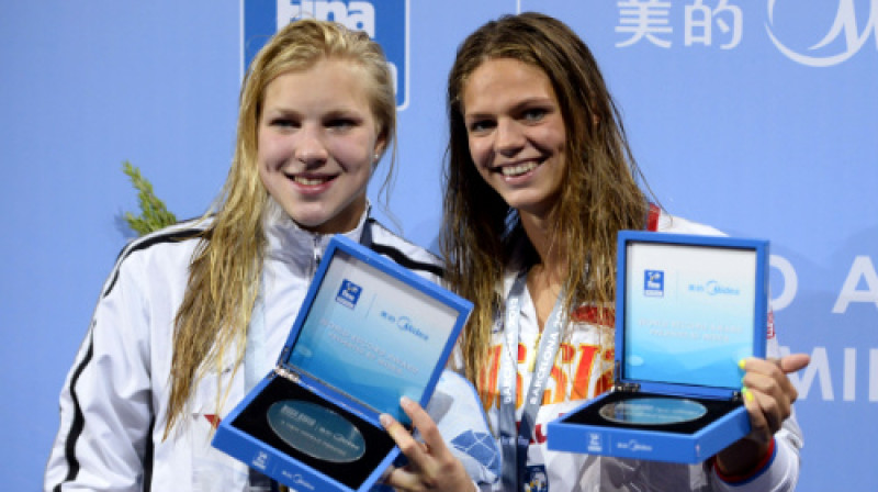 Rūta Meilutīte un Jūlija Jefimova 
Foto: AFP/Scanpix