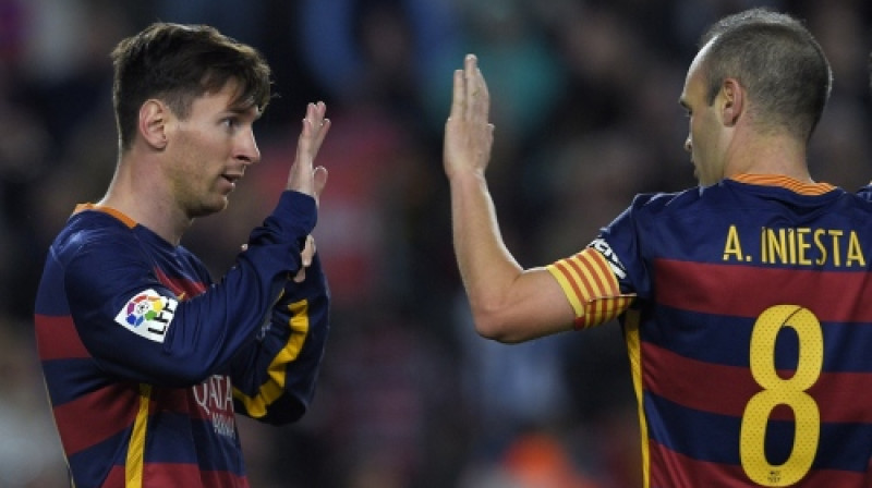Lionels Mesi un Andress Injesta
Foto: AFP/Scanpix