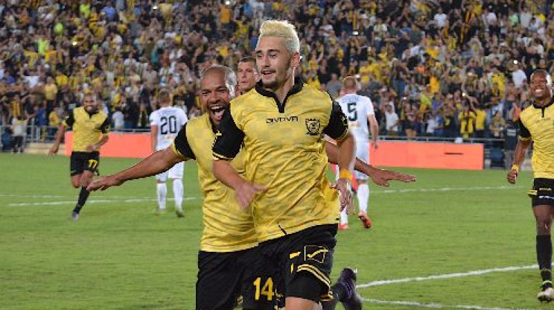 Omers Atzili svin vārtu guvumu 
Foto: beitarfc.co.il