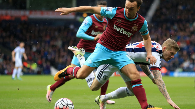 "West Ham United" kapteinis Marks Noubls 
Foto: AP/Scanpix
