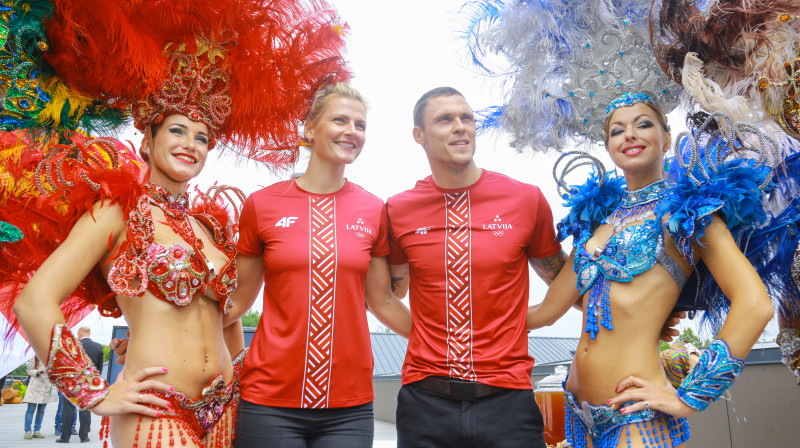 Šķēpmetēja Madara Palameika un BMX riteņbraucējs Māris Štrombergs
Foto: Dmitrijs Suļžics, f64