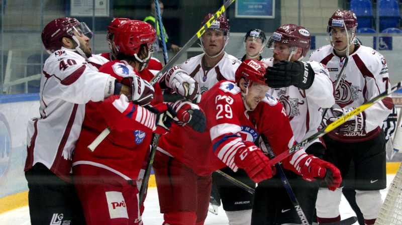 "Dinamo" pret Jaroslavļu 
Foto: Jegors Fiļipovs, HK "Lokomotiv"