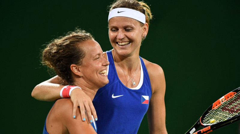 Barbora Stricova un Lucija Šafāržova
Foto: AFP/Scanpix