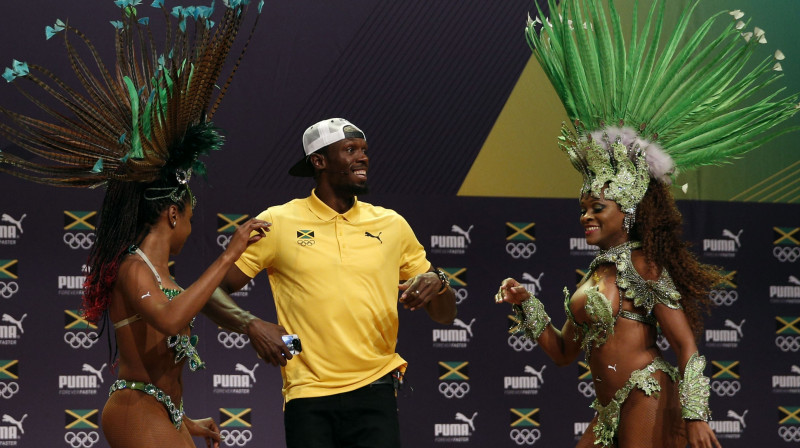 Samba preses konferencē Juseina Bolta un brazīliešu dejotāju izpildījumā
Foto: AFP/Scanpix
