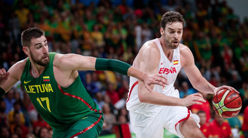 Lietuvieši B grupā: pirmie vai trešie; spāņi: otrie, trešie, ceturtie vai piektie
Foto: fiba.com