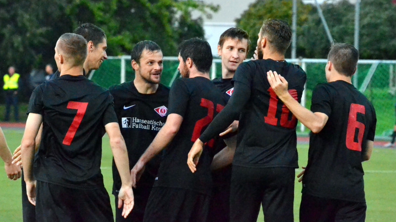 Jūrmalas ''Spartaka'' futbolisti līksmo
Foto: Mārtiņš Jankovskis, Sportacentrs.com