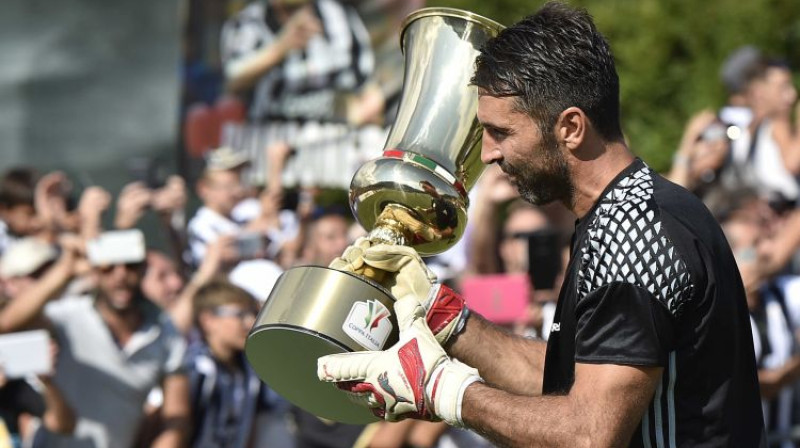 Džanluidži Bufons pie kausiem "Juventus" rindās jau pieradis
Foto: LaPresse/Scanpix