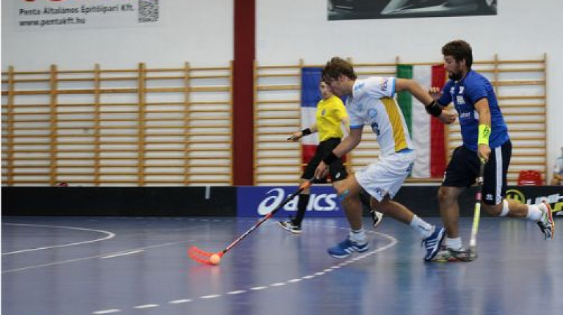 Raivis Melders spēlē pret FBC Bozen
Foto: IFF Floorball
