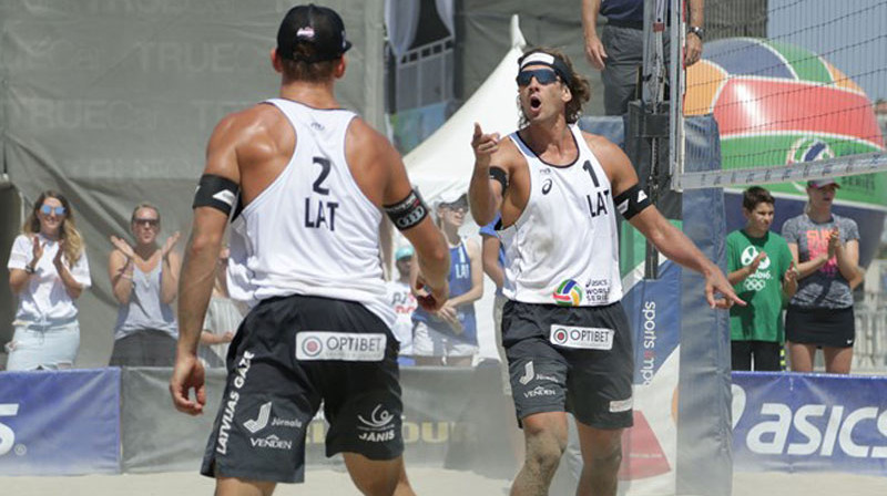 Jānis Šmēdiņš un Aleksandrs Samoilovs
Foto: FIVB