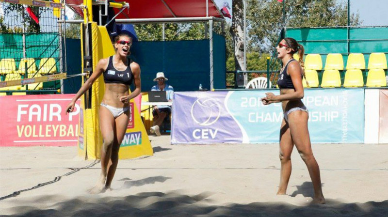Tīna Graudiņa un Anastasija Kravčenoka 
Foto: Hellenic Volleyball Federation