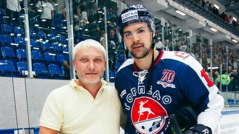 Kaspars Daugaviņš (pa labi)
Foto: hctorpedo.ru