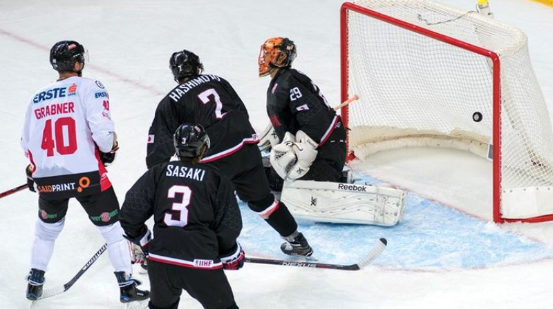 Mihaels Grābners mačā pret Japānu
Foto: IIHF