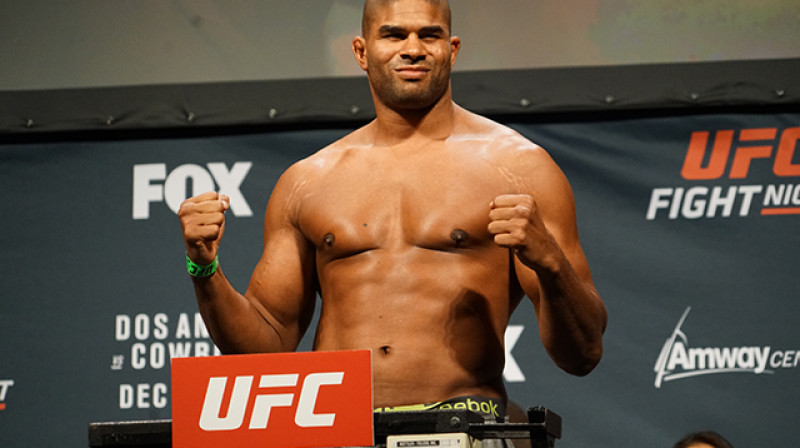 Alisters Overīms
Foto: mmajunkie.com