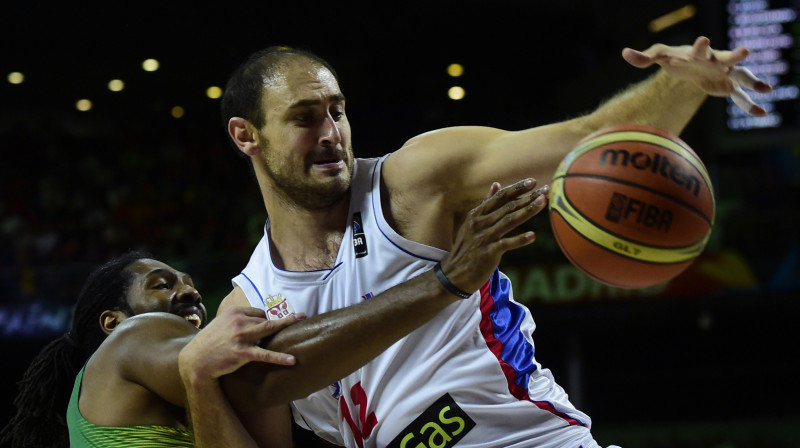 Nenads Krstičs ceļgala problēmu dēļ nevarēs uzsākt šo sezonu 
Foto: AFP/Scanpix