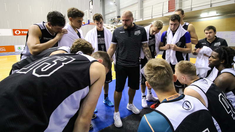 Artūrs Štālbergs un "Nizhny Novgorod" 
Foto: Ģirts Gertsons, loc.lv