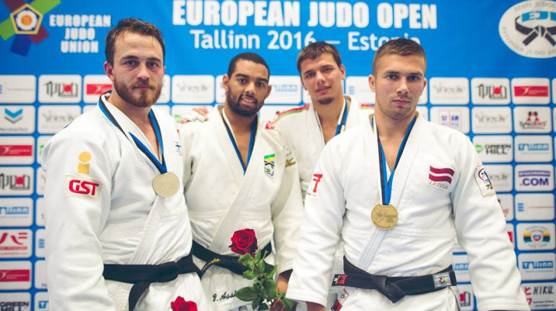 Aigars Mīlenbergs (pirmais no labās) uz goda pjedestāla Tallinā notiekošajā Eiropas kausa posmā džudo
Foto: European Judo Union