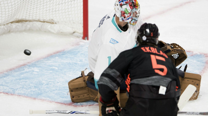 Ārons Ekblads pārspēj Tomasu Graisu
Foto: AP/Scanpix