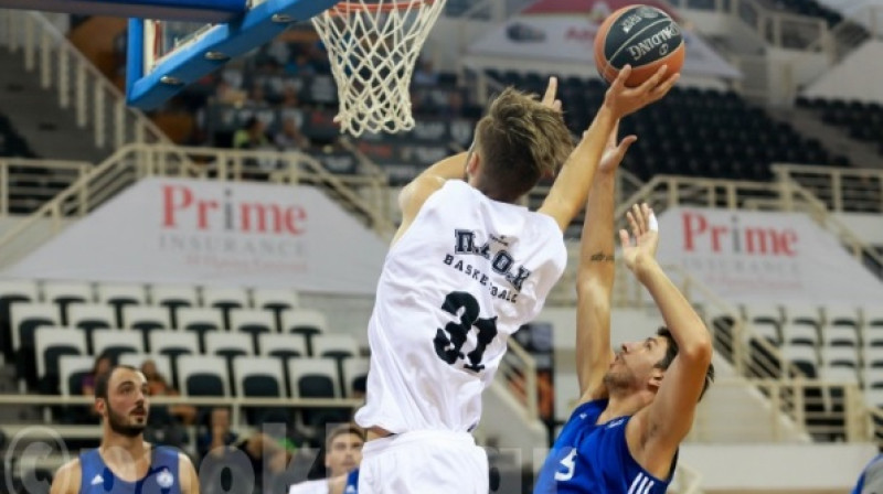 Žanis Peiners noslēdz PAOK uzbrukumu 
Foto: paokbc.gr