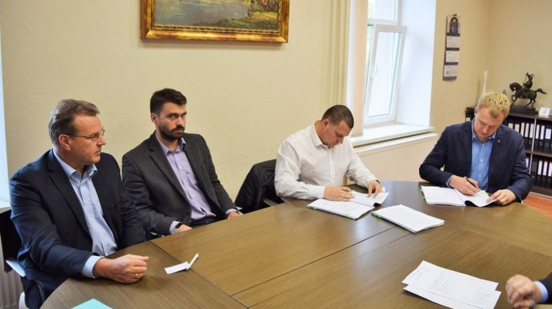 Līguma parakstīšanas brīdis
Foto: Cesis.lv