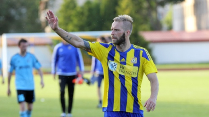 Pusotru mēnesi izlaidis traumas dēļ, Antons Jemeļins laukumā atgriezās ar vārtu guvumu
Foto: Romāns Kokšarovs/f64