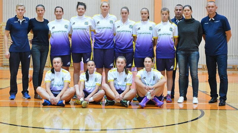 "Horizont" basketbolistes Rīgas 49. vidusskolā
Foto: Romualds Vambuts