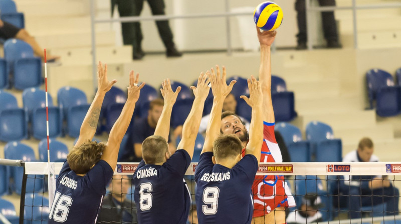 Cik necaursitams šovakar būs Latvijas izlases bloks?
Foto: cev.lu