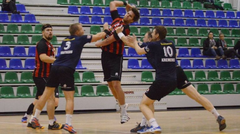 Artūrs Lazdiņš (ar bumbu)
Foto: Dragunas