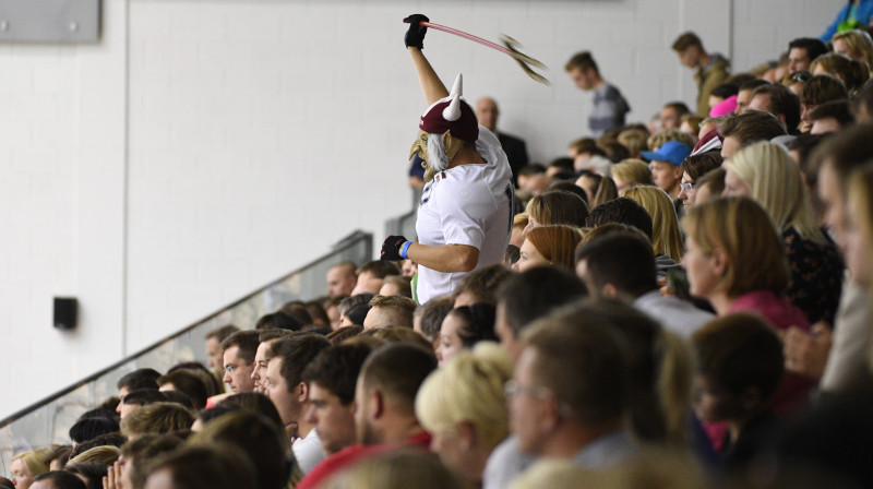 Latvijas volejbola izlases līdzjutēji
Foto: Romāns Kokšarovs/f64