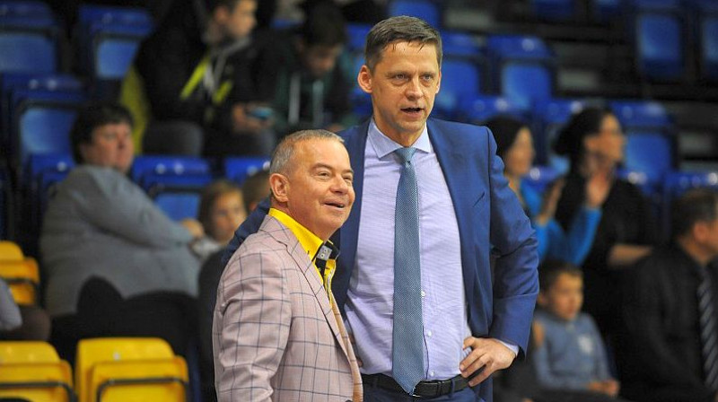 Aivars Lembergs un Kārlis Muižnieks
Foto: bkventspils.lv