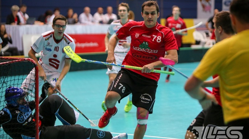 Atis Blinds spēlē pret Maskavas "Spartak" izcēlās ar četriem vārtu guvumiem
Foto: Floorball.lv