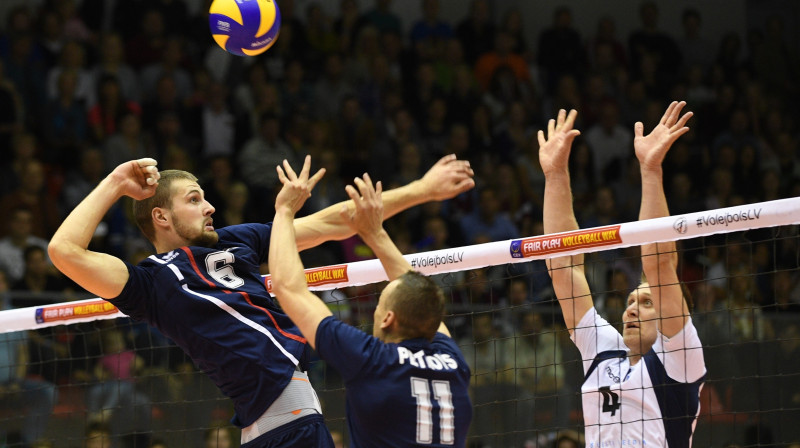 Denisa Petrova un Anda Cimoškas saspēle
Foto: Romāns Kokšarovs, f64