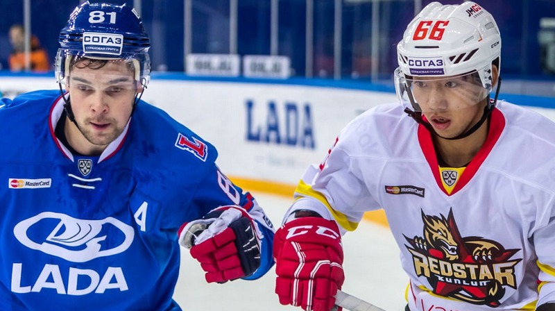 Kristaps Sotnieks pret pekiniešiem 
Foto: Andrejs Holmovs, hclada.ru