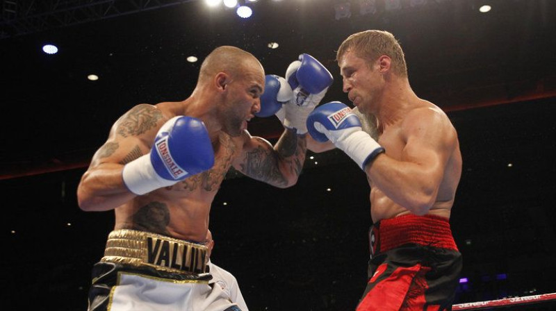 Mairis Briedis pret Saimonu Valiliju
Foto: Sky Sports