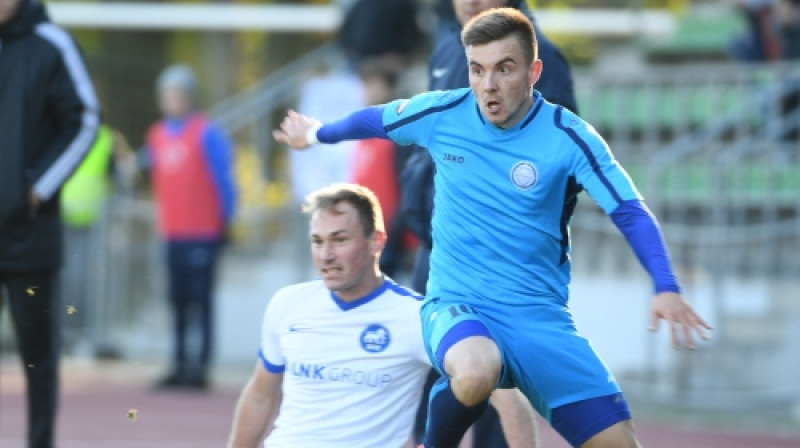 Aleksejs Višņakovs un Roberts Savaļnieks
Foto: Romāns Kokšarovs/f64