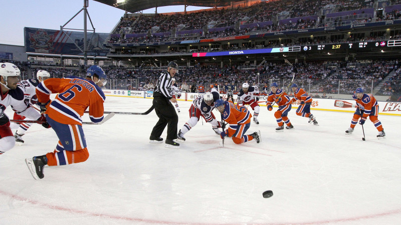 Ceturtā "Heritage Classic" spēle
Foto: AFP/Scanpix
