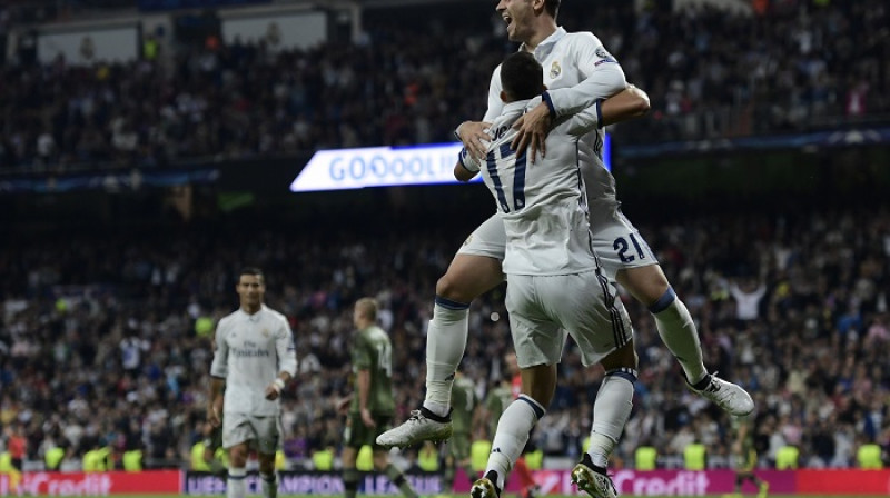 Alvaro Morata ar Lukasu Vaskesu pēc uzvaras vārtiem pār "Athletic"
Foto: AFP/Scanpix