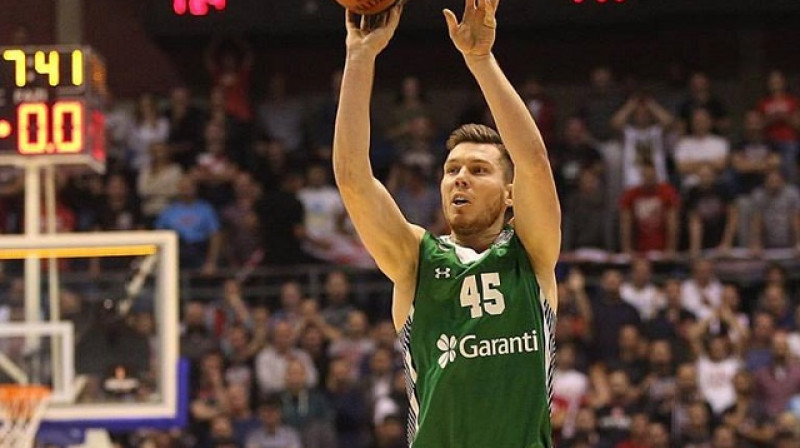 Dairis Bertāns 2016. gada 13. oktobrī Belgradā kļuva par 16. latviešu basketbolistu ULEB Eirolīgā
Foto: Daruššafaka Doguš