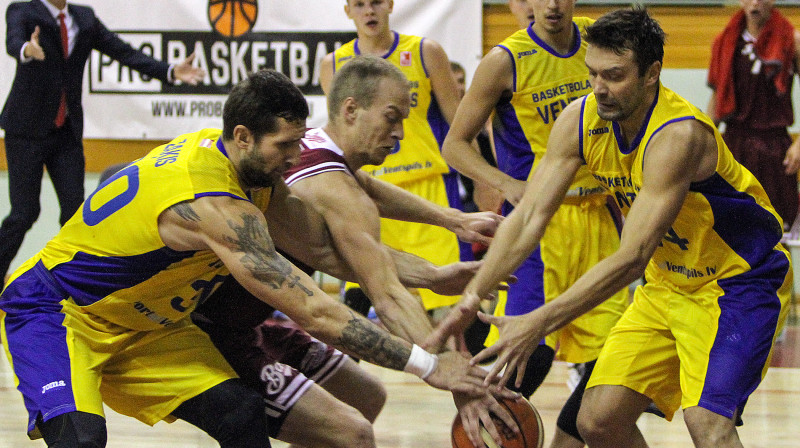 "Barons kvartāla" rezultatīvākais spēlētājs Roberts Freimanis cīņā ar ventspilniekiem
Foto: Renārs Buivids (RB32)