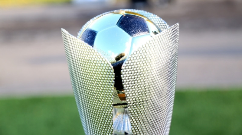 Latvijas futbola 2. līgas trofeja
Foto: LFF