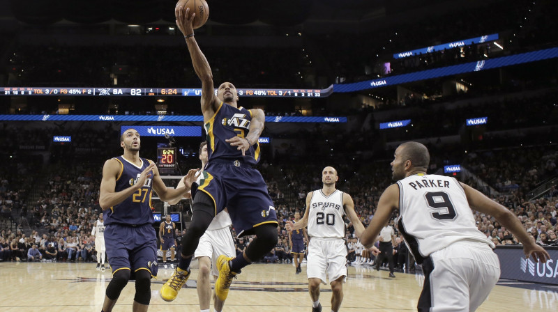 Džordžs Hils gūst punktus pret savu bijušo komandu "Spurs"
Foto: AP/Scanpix