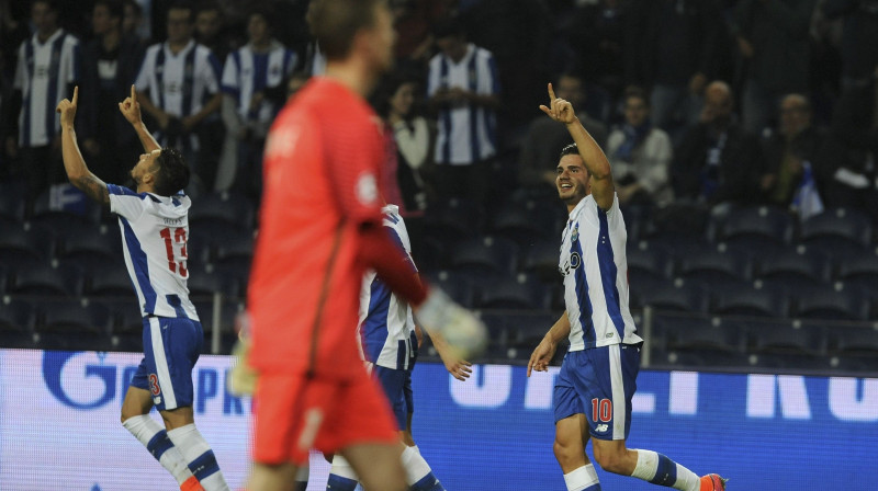 Andrē Silva atzīmē gūtos vārtus
Foto: AP/Scanpix
